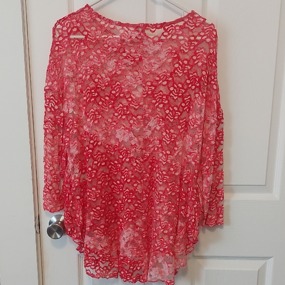 Umgee Women's Vibrant Red Lace Blouse Size Small NWT - Picture 4 of 5